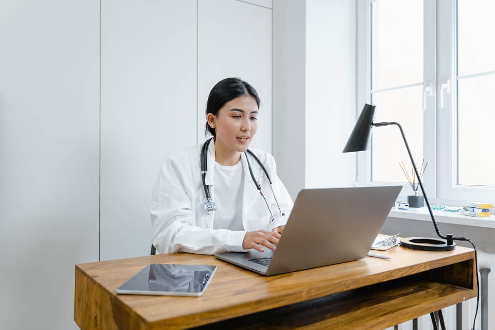 Comment choisir un prestataire de télésecrétariat médical ?